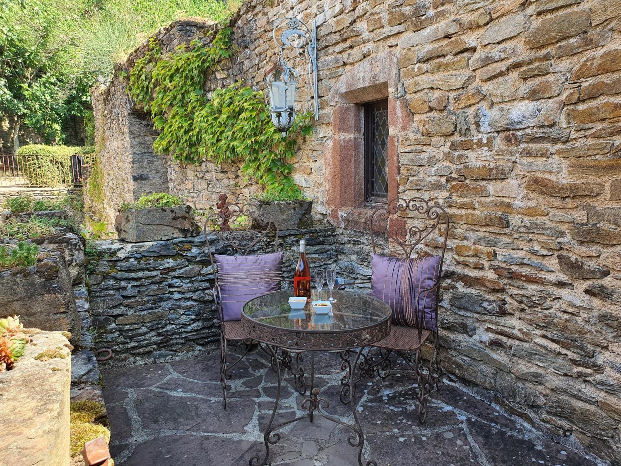 Chambre D'Hotes Au Chateau De Belcastel Belcastel  Exterior photo